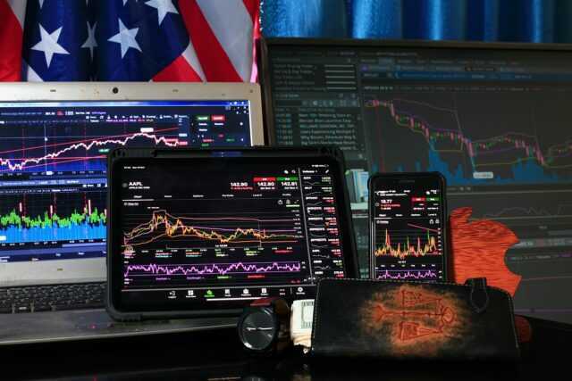 Photo by sergeitokmakov stock market, gains, investment