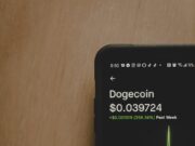 Адаптация инвестиционной стратегии к рыночным условиям black iphone on brown wooden table