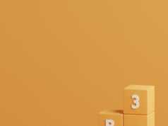 Как масштабировать доход — автоматизация реинвестирования в DeFi a block tower with the letters b e w on it